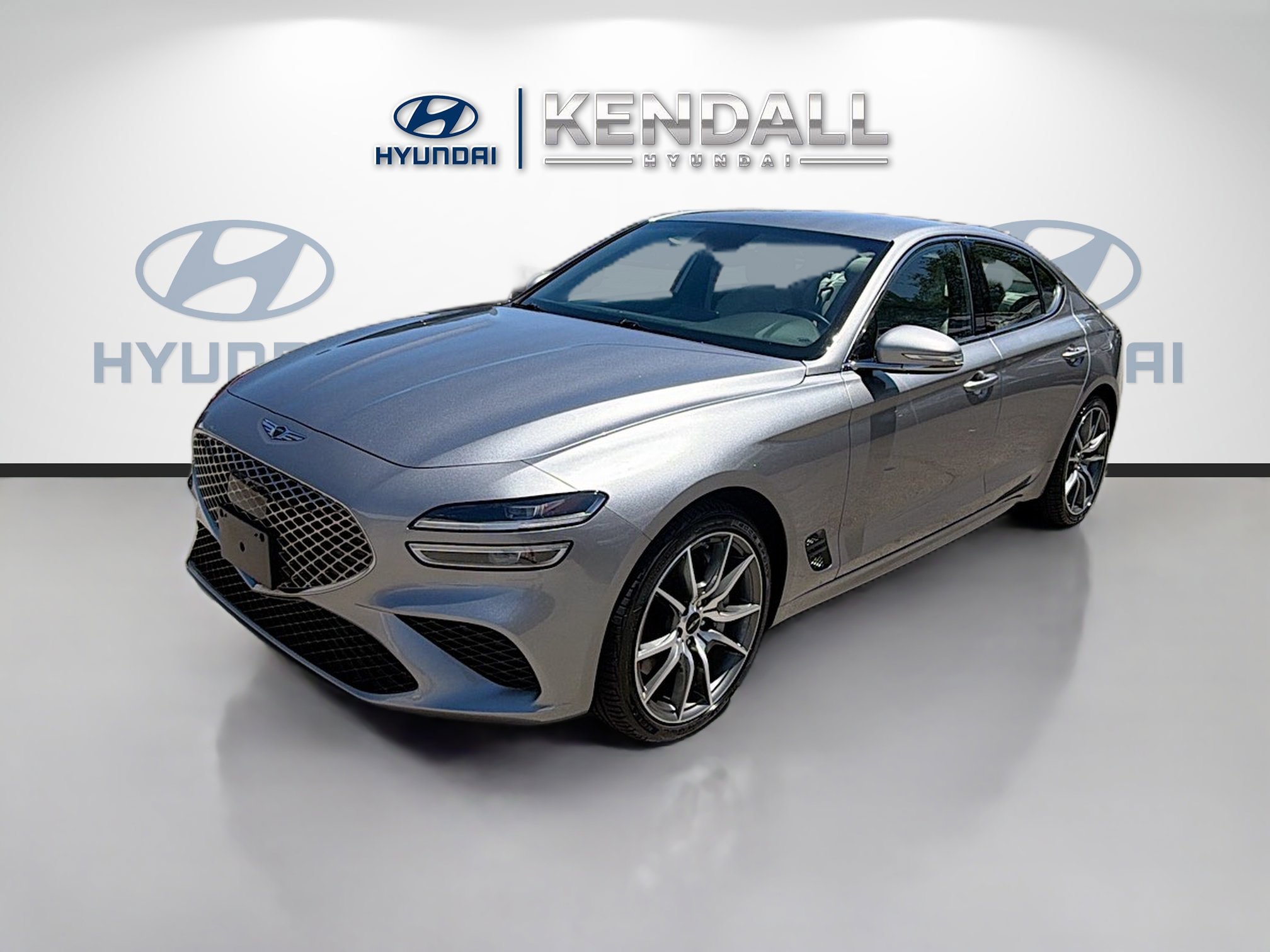 Used 2025 Genesis G70 2.5T RWD image 3