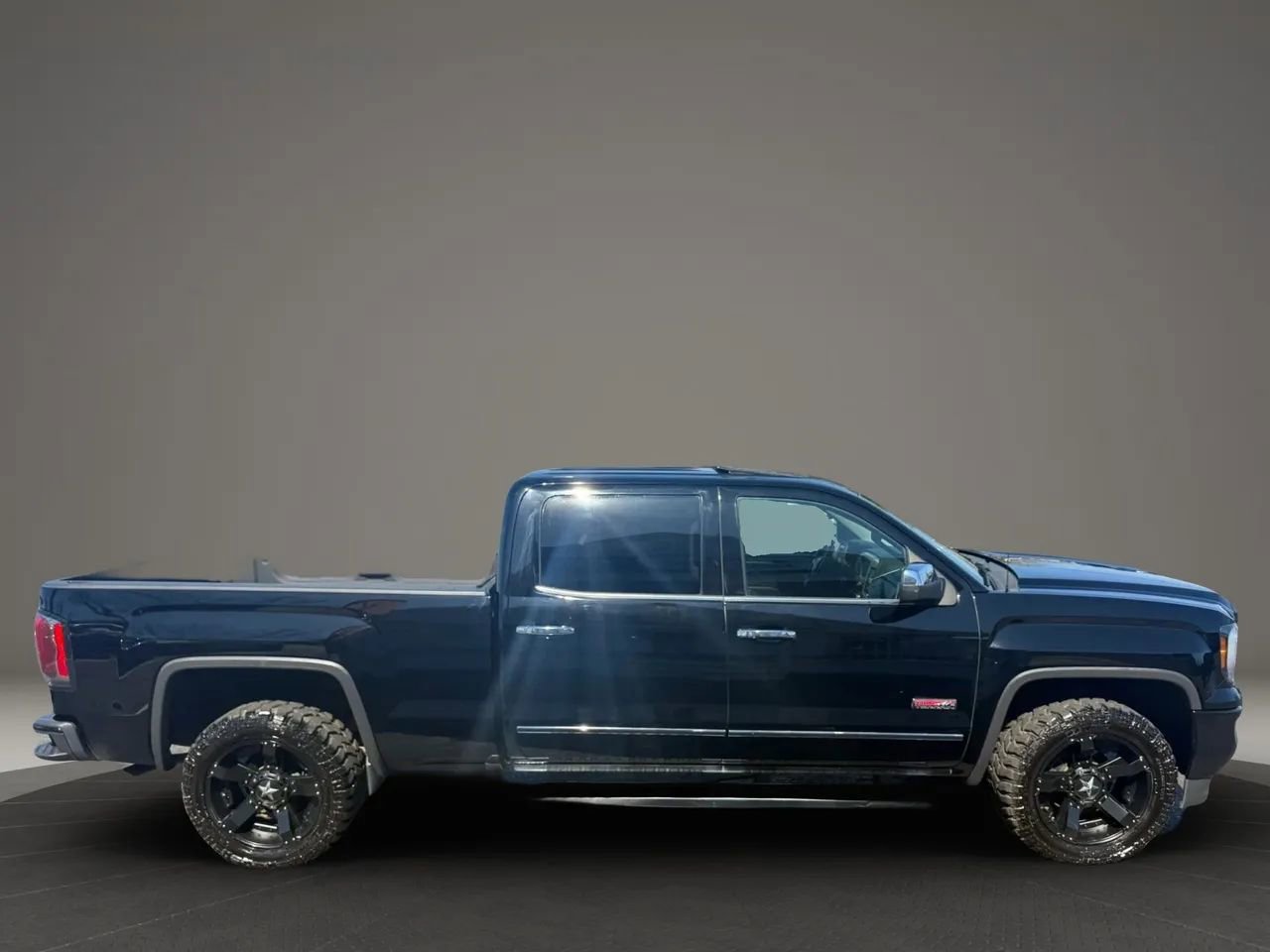 Used 2016 GMC Sierra 1500 SLT w/ All-Terrain Package image 6