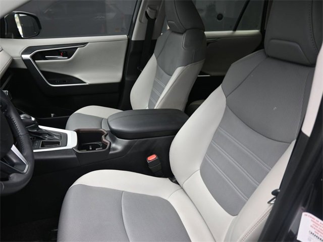 Used 2023 Toyota RAV4 Limited image 19