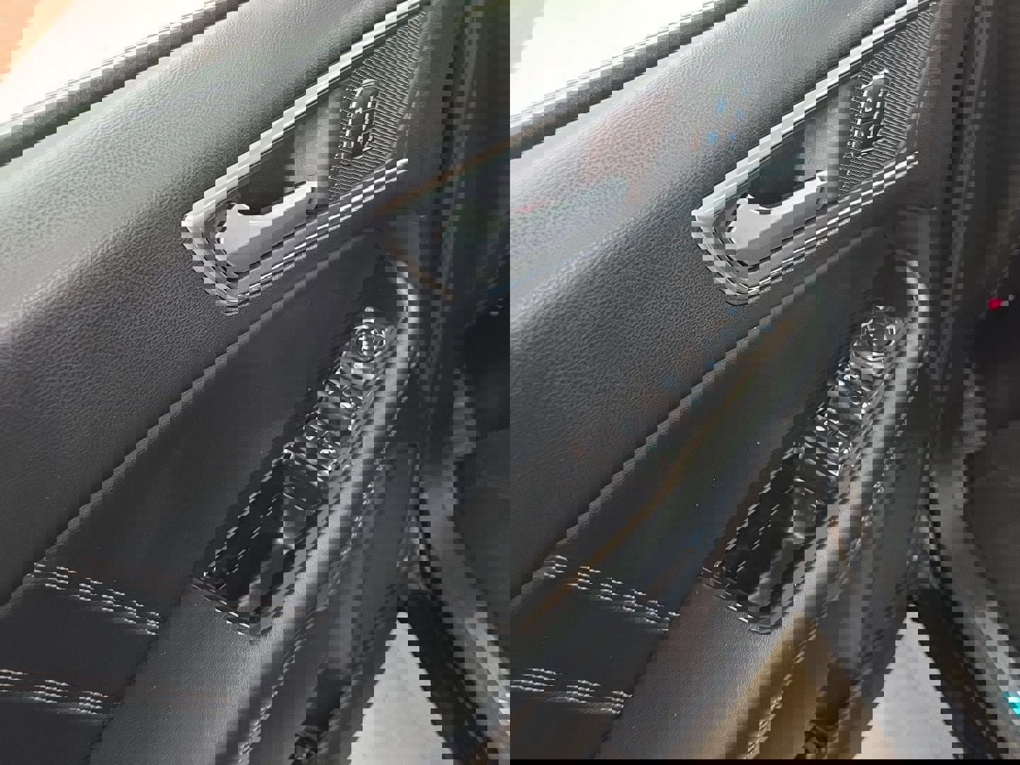 Used 2018 Ford Edge Sport w/ Technology Package AWD/4WD image 13