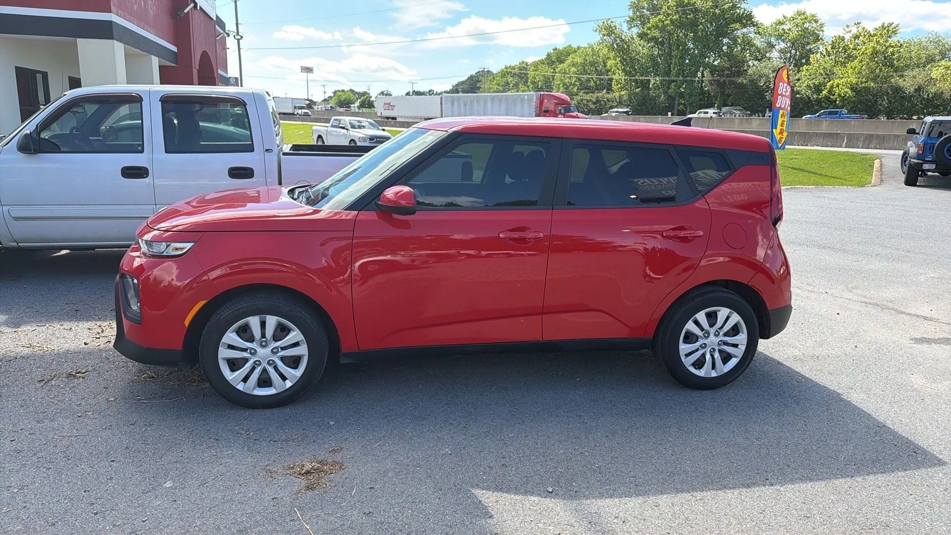 Used 2021 Kia Soul LX FWD image 2