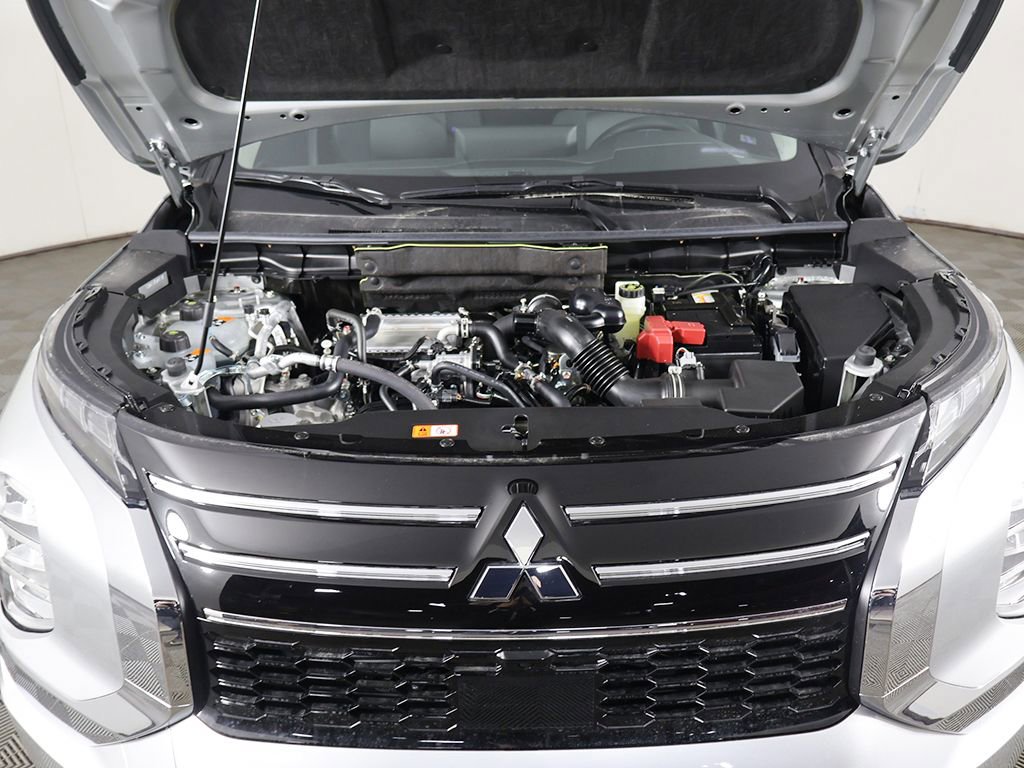 New 2026 Mitsubishi Outlander ES FWD image 18