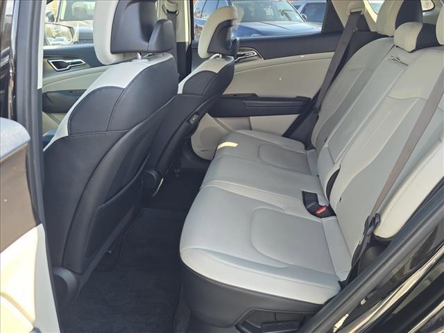 Used 2024 Kia Sportage EX image 10