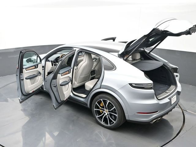 Certified 2022 Porsche Cayenne Turbo image 28