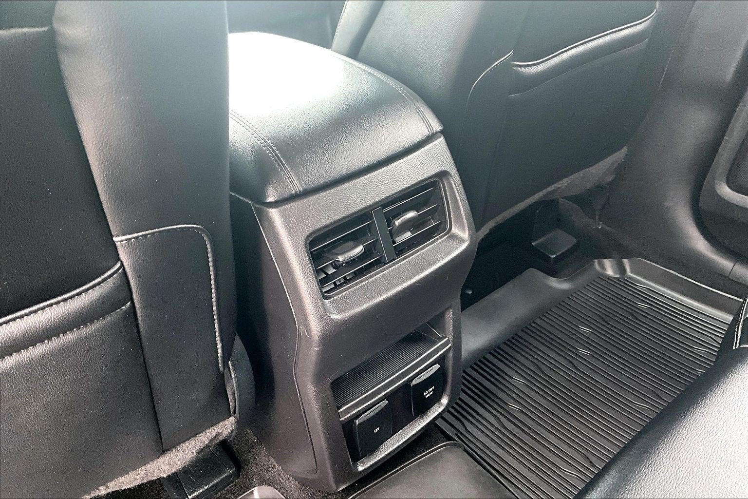 Certified 2018 Ford Edge SEL w/ Equipment Group 201A AWD/4WD image 33