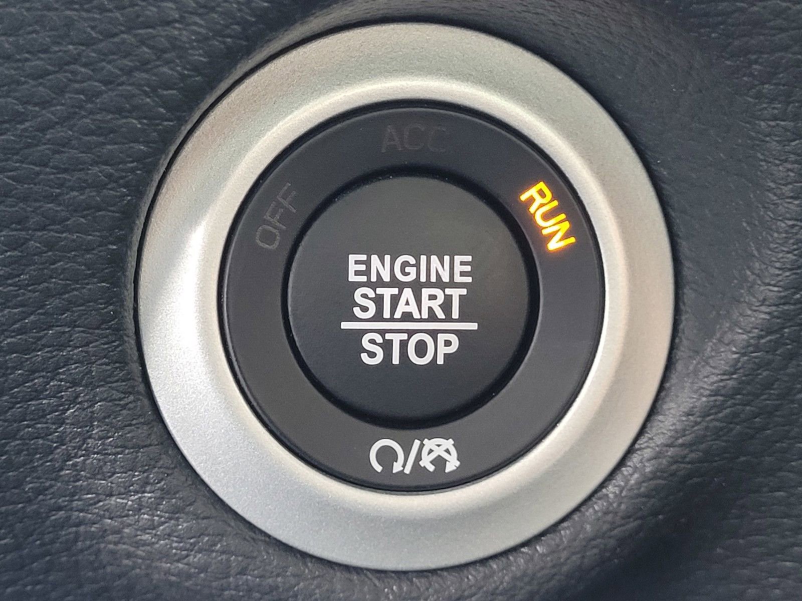 New 2026 Chrysler Pacifica Limited w/ Uconnect Theater Family Group image 23