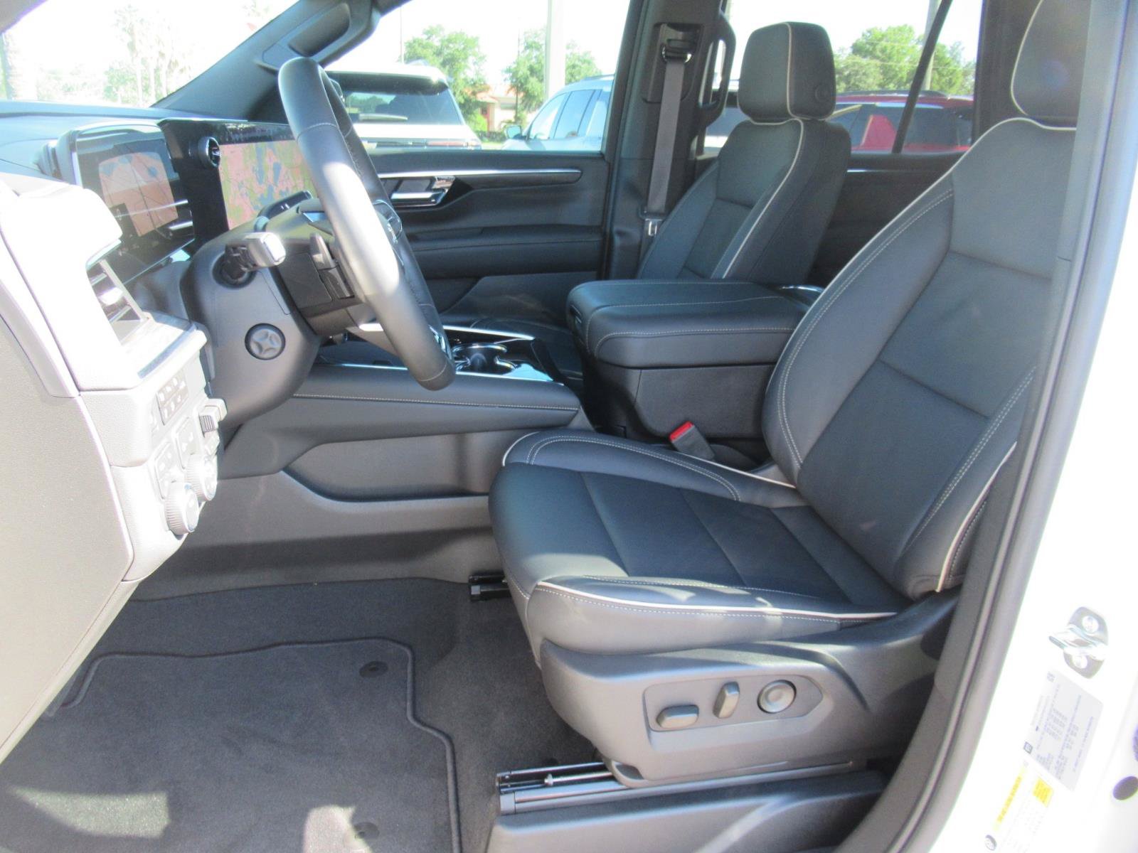Used 2025 Chevrolet Tahoe Premier w/ Sun And Tow Package AWD/4WD image 19