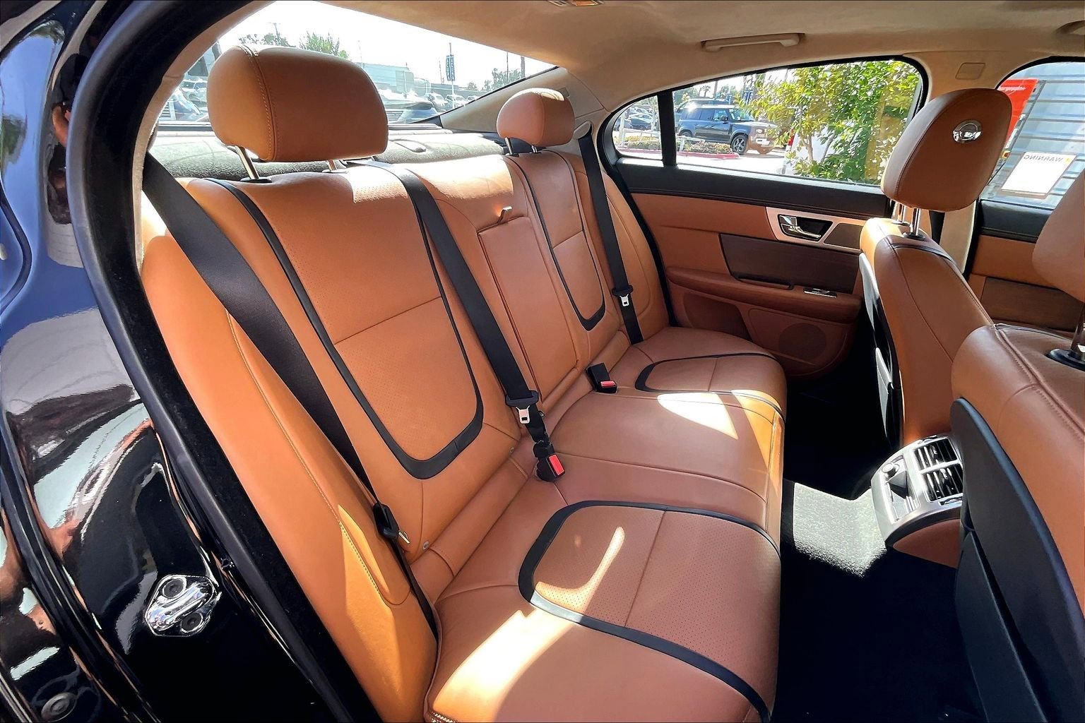 Used 2015 Jaguar XF Portfolio RWD image 27
