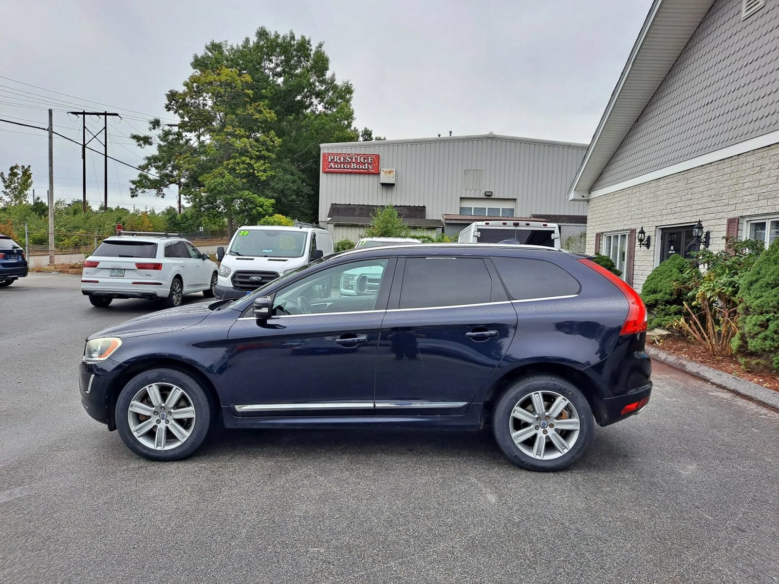 Used 2017 Volvo XC60 T5 Inscription w/ Advanced Package AWD/4WD image 5