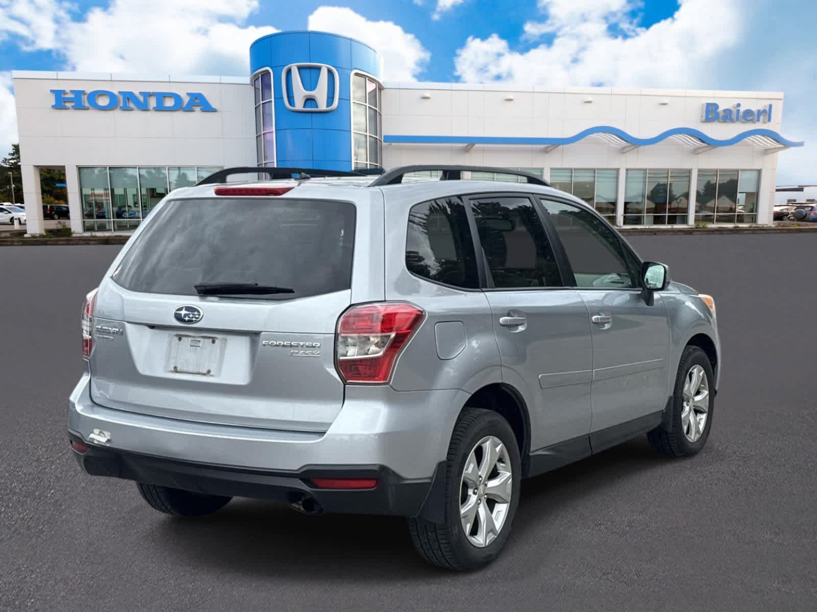 Used 2015 Subaru Forester 2.5i Premium w/ All-Weather Package AWD/4WD image 5