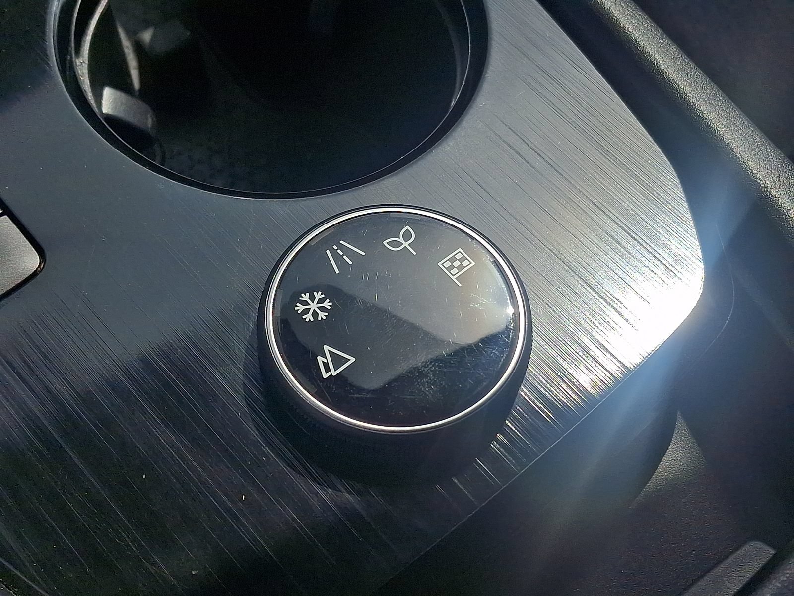 Used 2024 Nissan Rogue SV AWD/4WD image 17