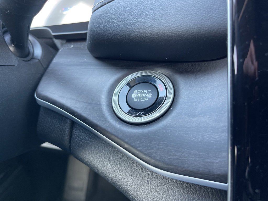 Used 2023 Jeep Grand Cherokee 30th Anniversary image 17