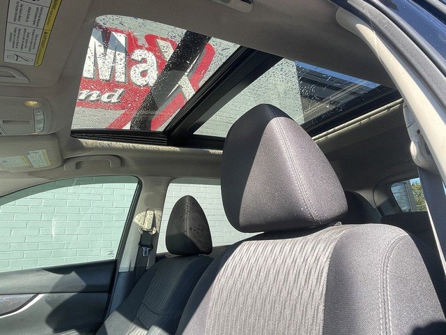 Used 2019 Nissan Rogue SV image 14