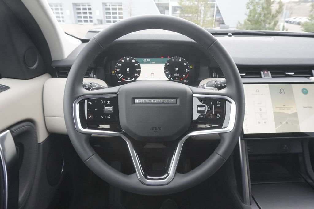 Used 2025 Land Rover Discovery Sport S image 10