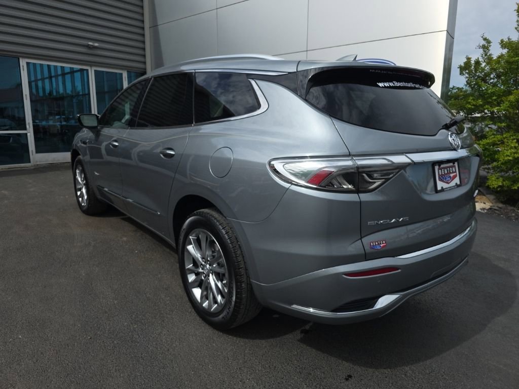 Used 2023 Buick Enclave Avenir FWD image 8