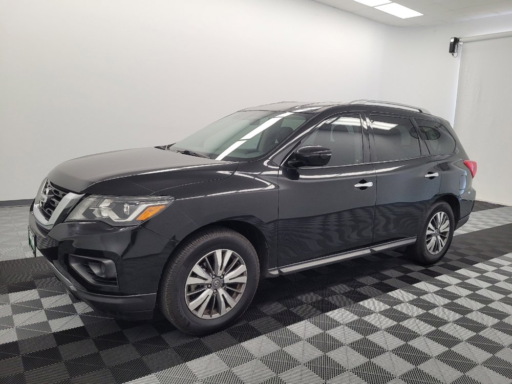Used 2019 Nissan Pathfinder S image 2