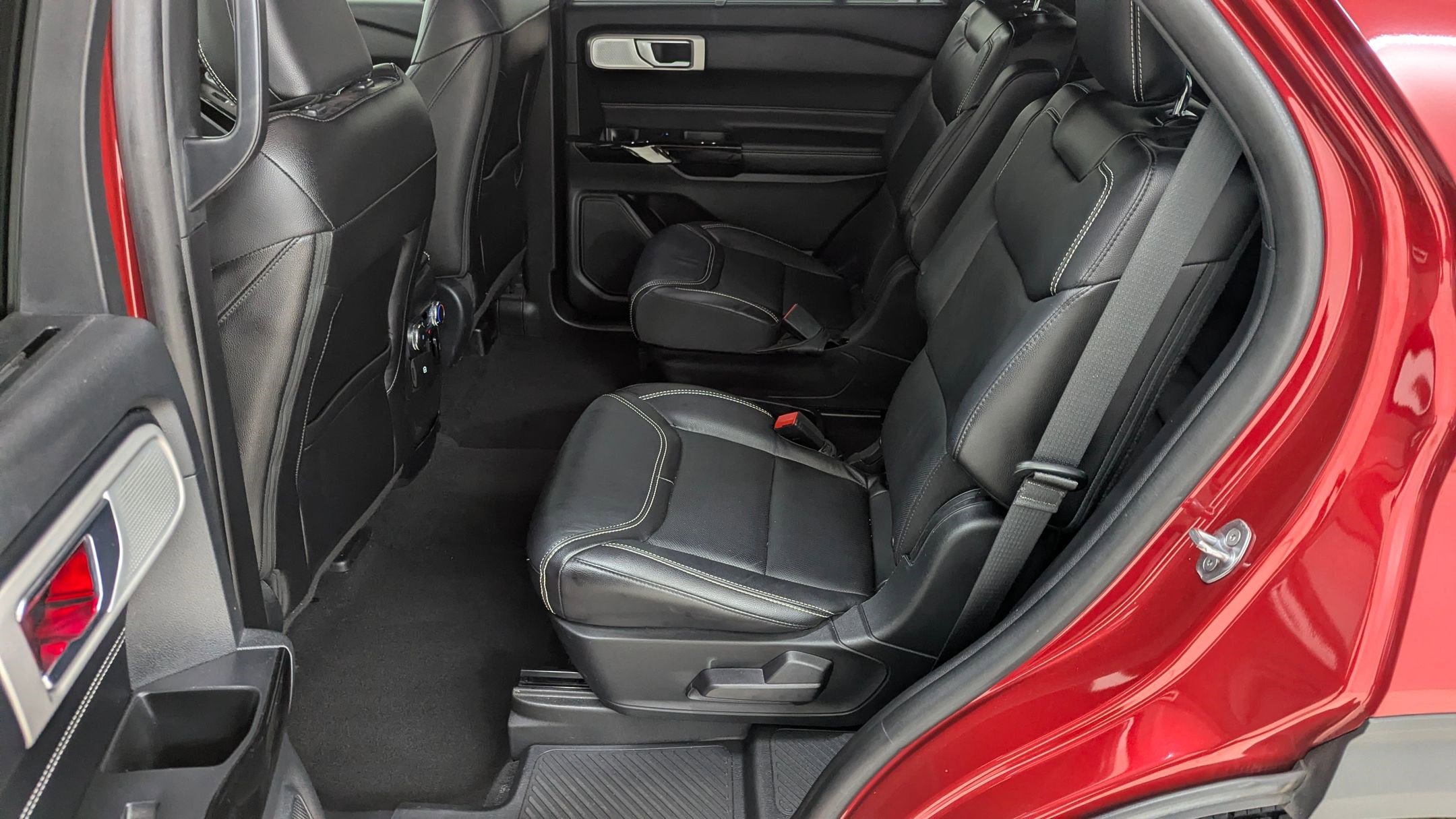 Used 2021 Ford Explorer ST w/ Equipment Group 401A image 14