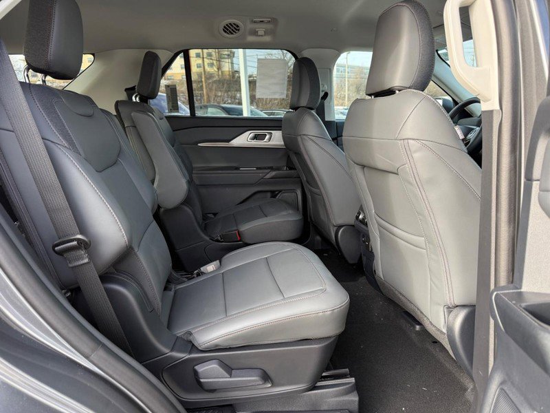 New 2026 Ford Explorer Active w/ Active Comfort Package image 7