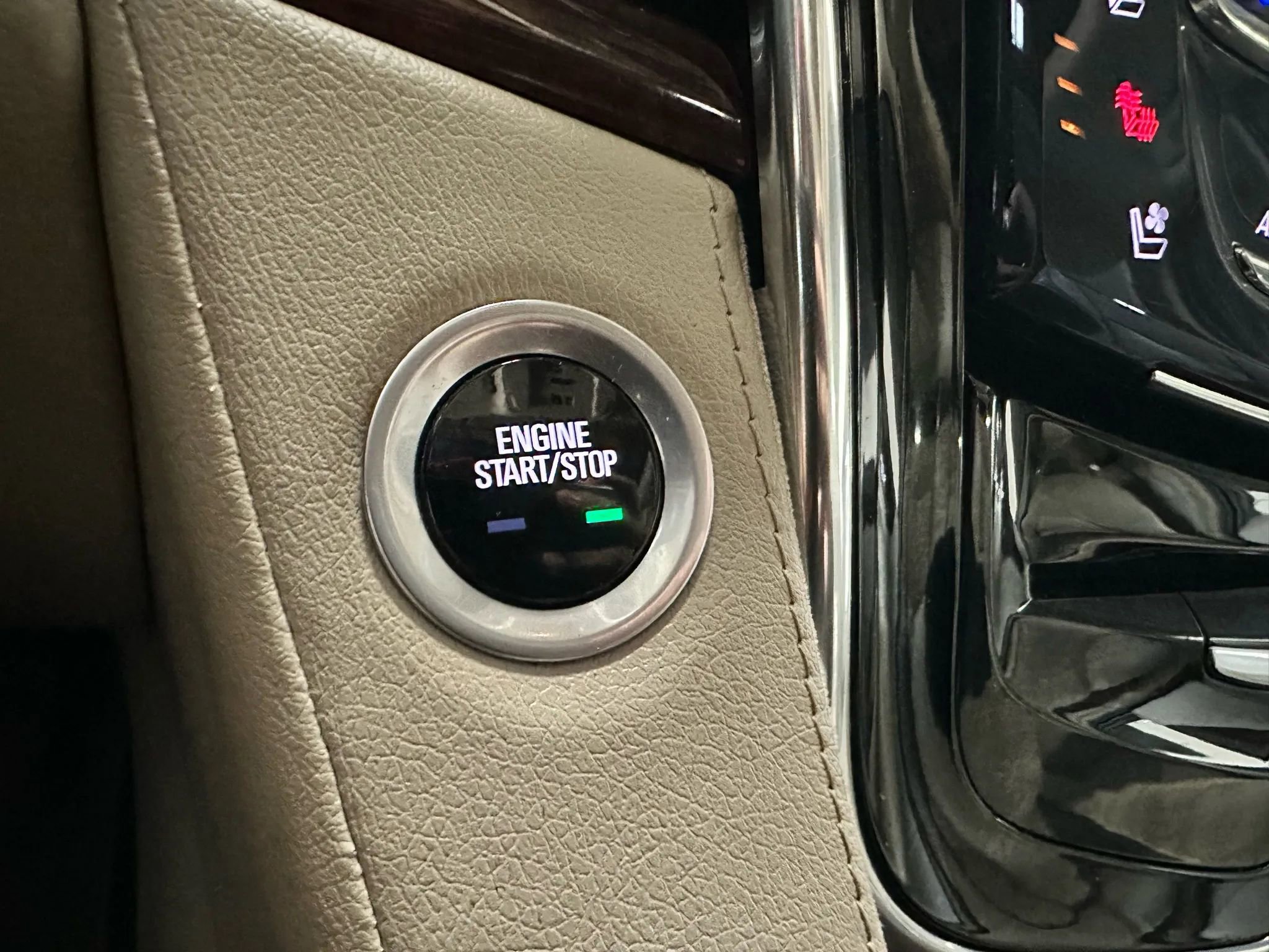 Used 2015 Cadillac Escalade ESV Premium AWD/4WD image 29