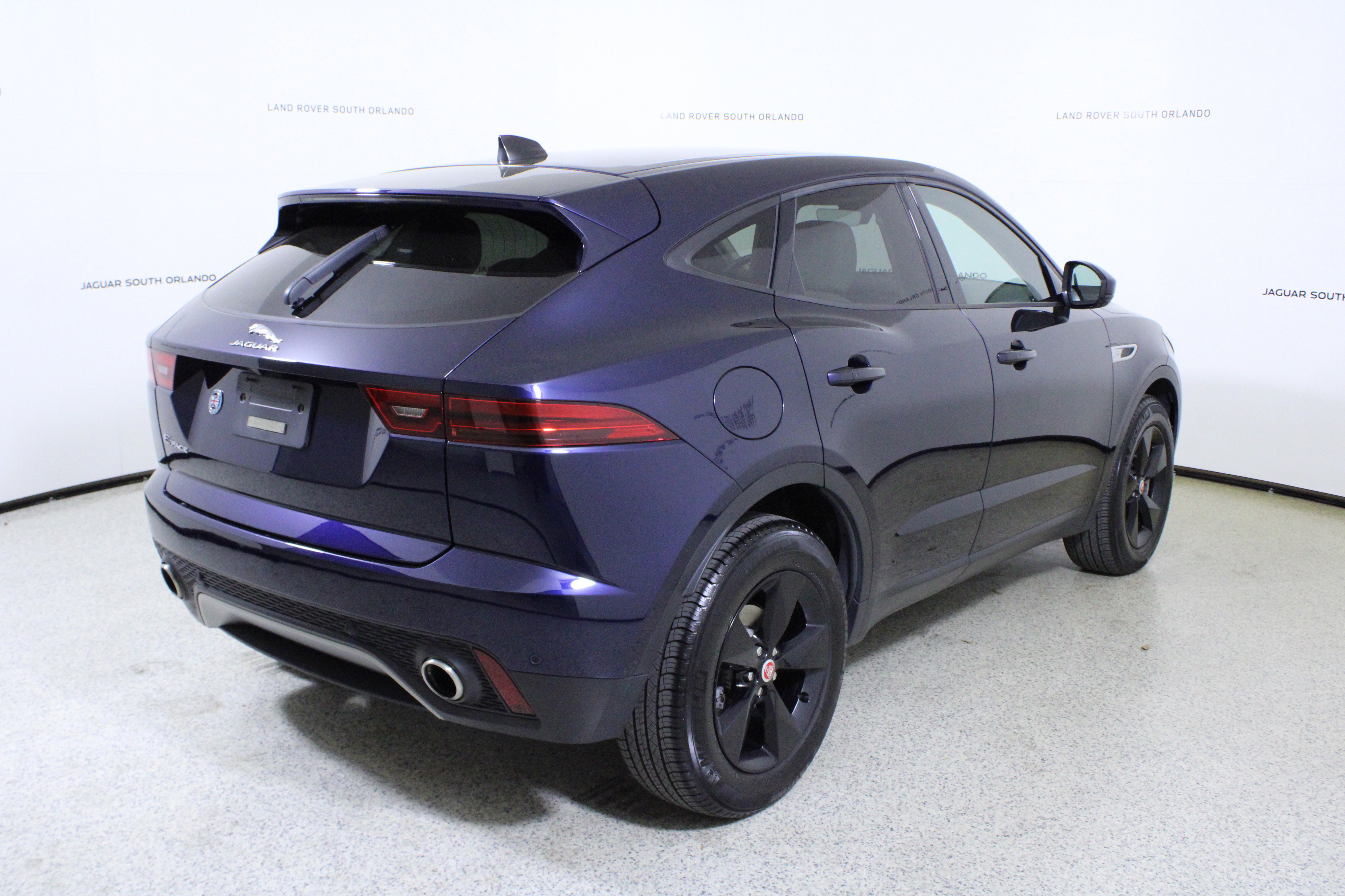 Used 2022 Jaguar E-PACE image 7