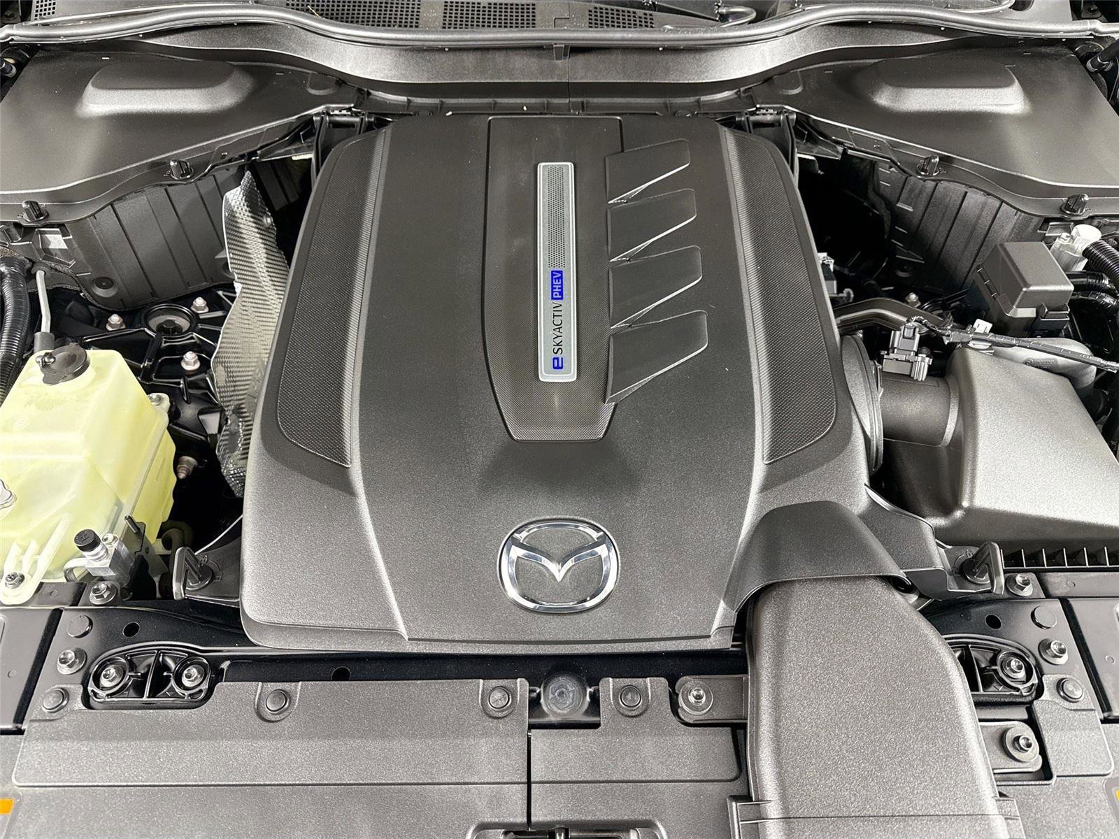 Certified 2025 MAZDA CX-70 Plug-In Hybrid w/ Premium Plus AWD/4WD image 47