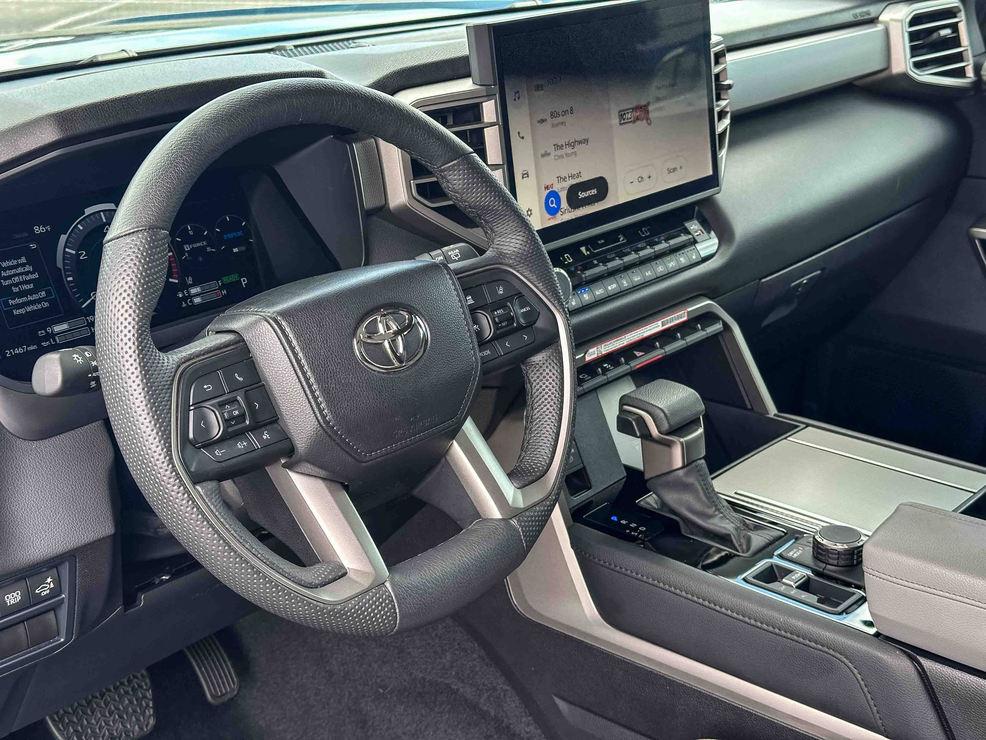 Used 2025 Toyota Sequoia Limited w/ Tow Technology Package AWD/4WD image 12