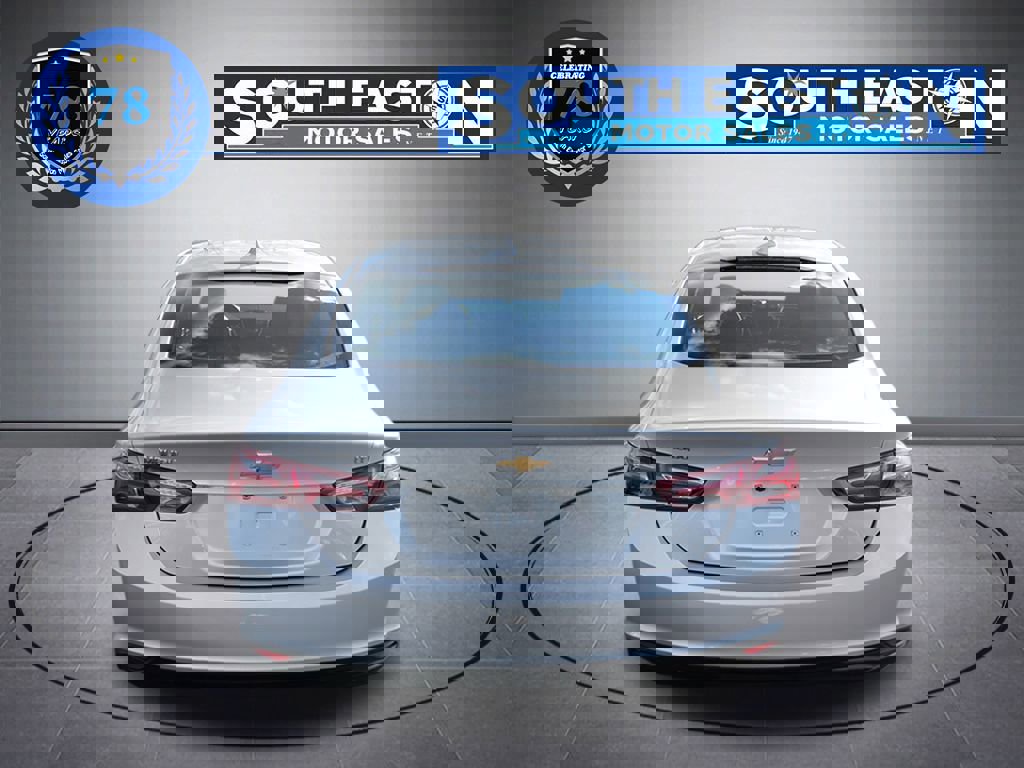 Used 2022 Chevrolet Malibu LT image 4