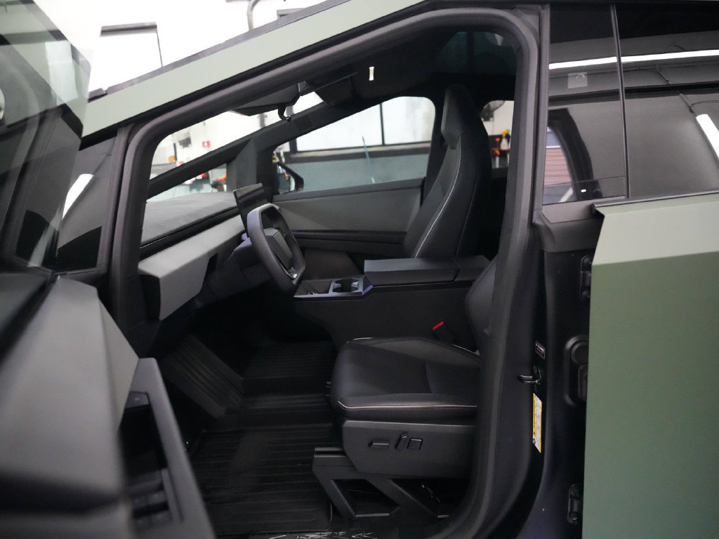 Used 2024 Tesla Cybertruck Cyberbeast AWD/4WD image 21