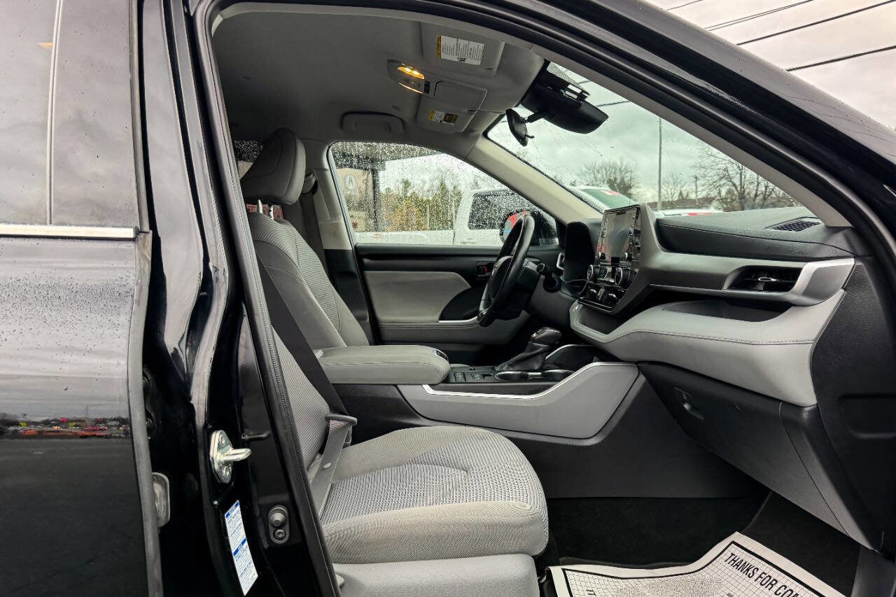 Used 2020 Toyota Highlander LE image 14