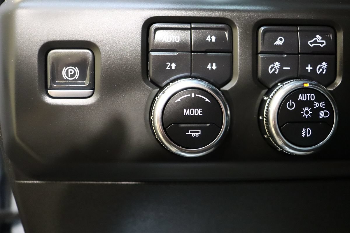 Used 2025 GMC Sierra 2500 AT4 w/ AT4 Preferred Package AWD/4WD image 50