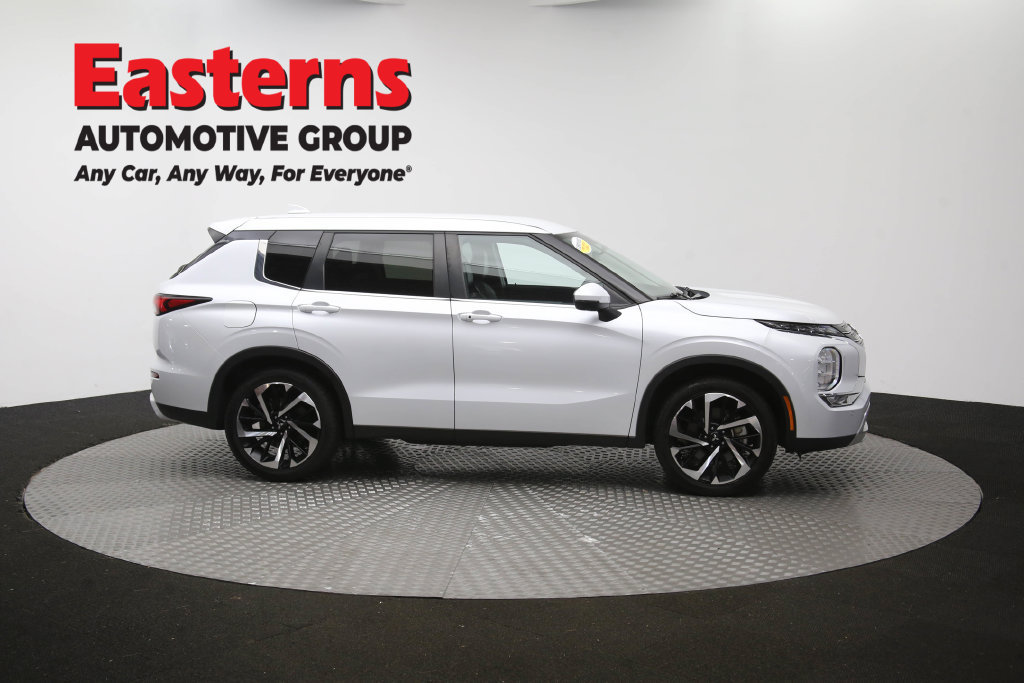 Used 2024 Mitsubishi Outlander SE FWD image 48