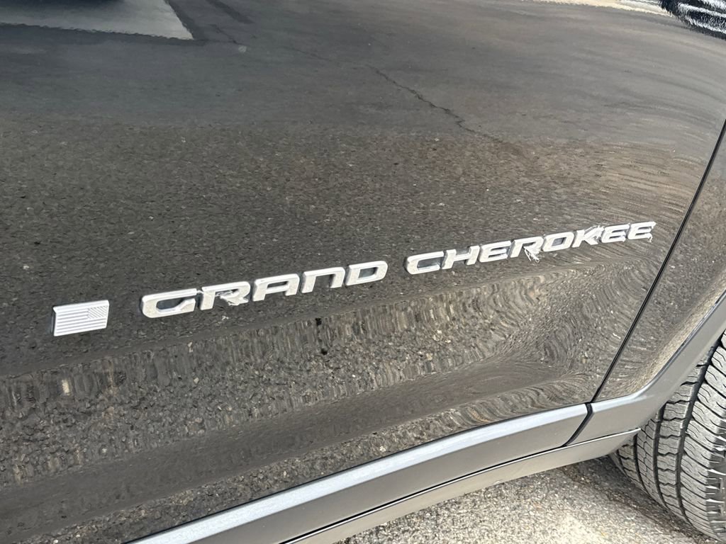 Used 2022 Jeep Grand Cherokee L Limited AWD/4WD image 8
