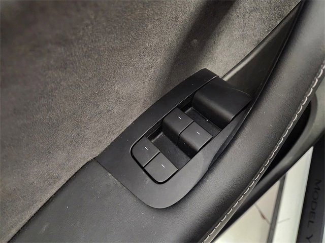 Used 2022 Tesla Model Y Performance image 20