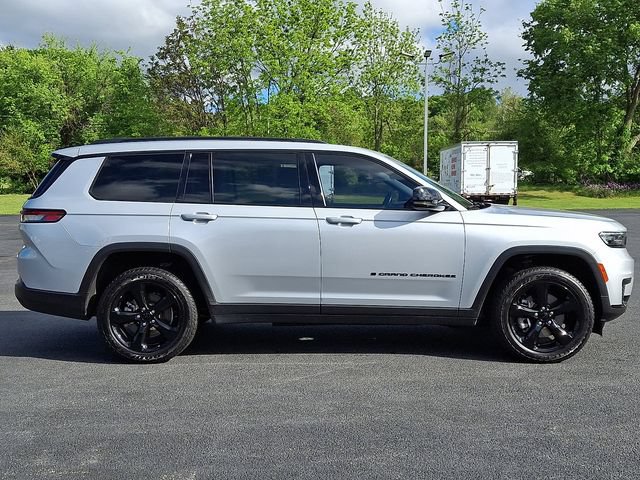 Used 2022 Jeep Grand Cherokee L Laredo AWD/4WD image 10