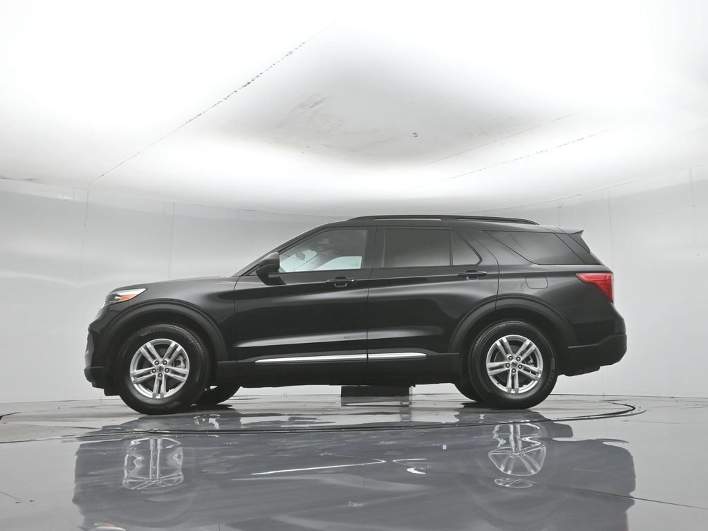 Certified 2024 Ford Explorer XLT RWD image 8
