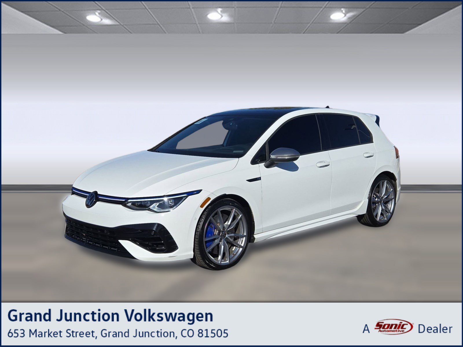 Used 2024 Volkswagen Golf R image 1