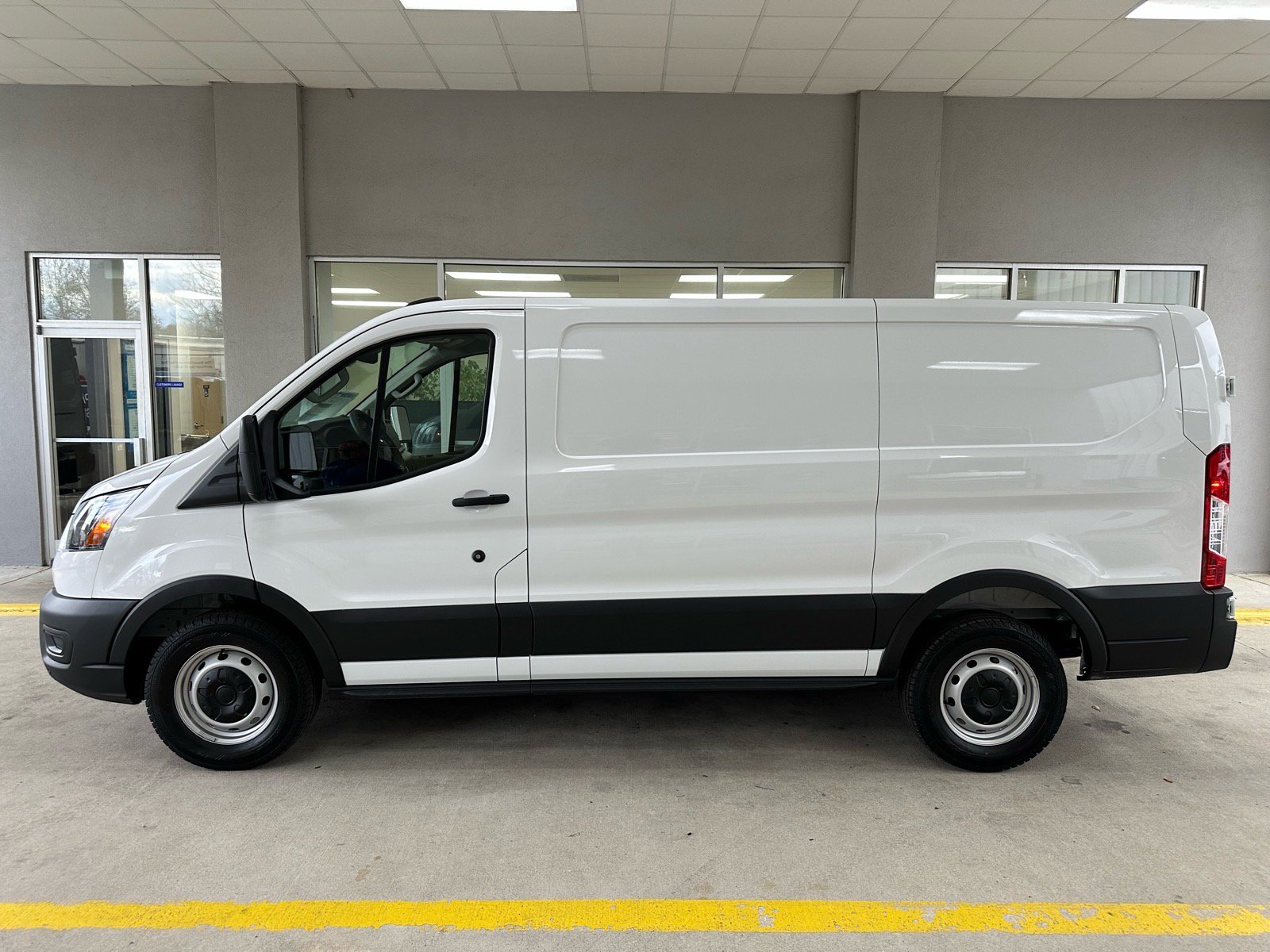 New 2026 Ford Transit 150 Low Roof w/ Load Area Protection Package RWD image 4