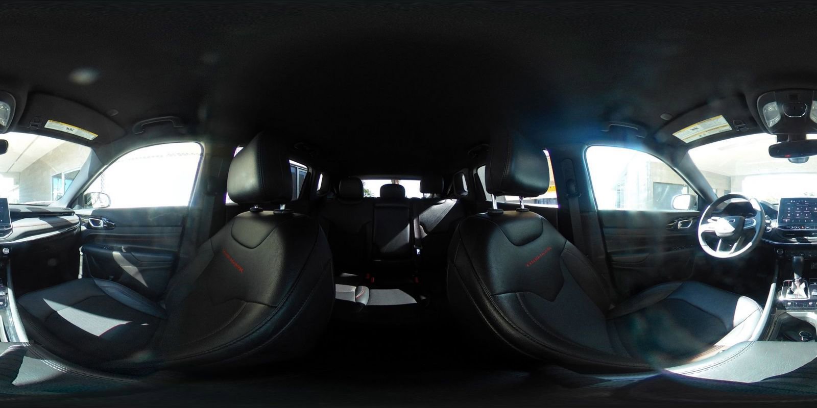 Used 2025 Jeep Compass Trailhawk AWD/4WD image 41