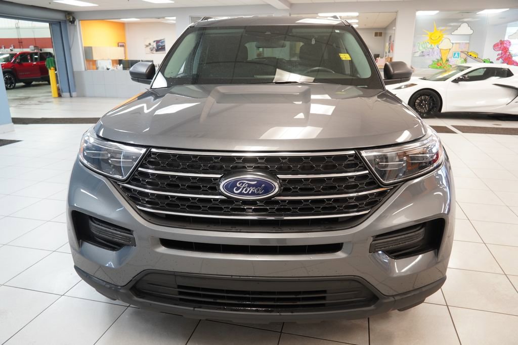 Used 2023 Ford Explorer XLT AWD/4WD image 14