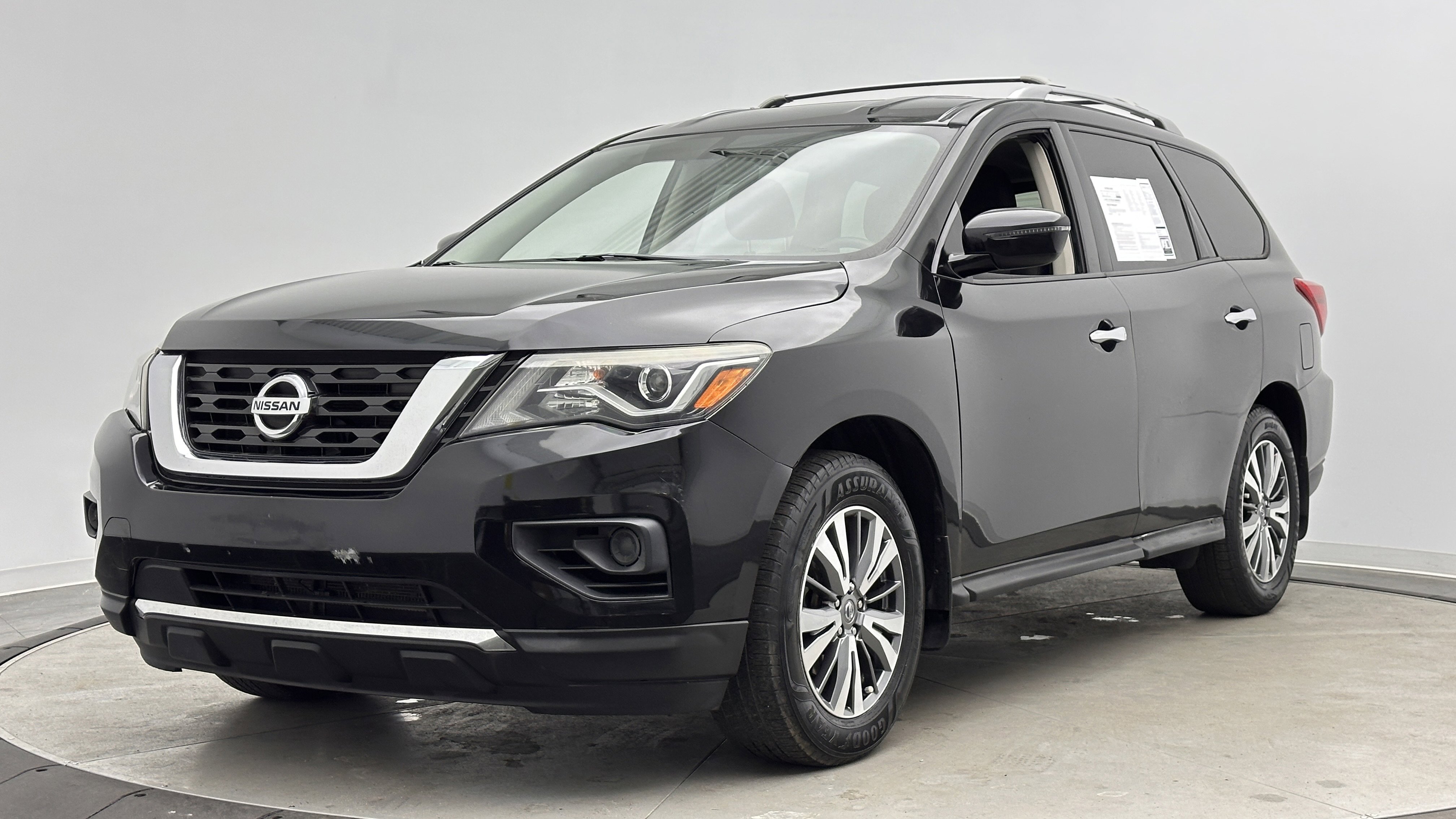 Used 2020 Nissan Pathfinder S FWD image 8