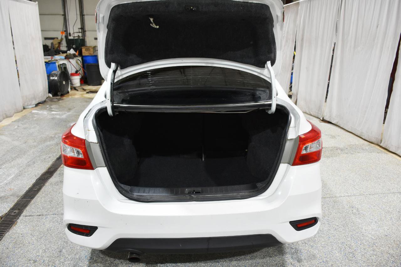 Used 2017 Nissan Sentra SR image 19