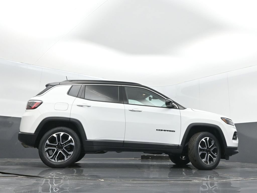 Certified 2022 Jeep Compass Limited image 33