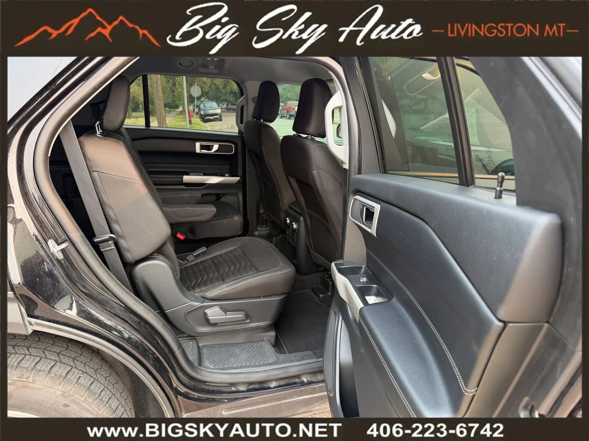 Used 2021 Ford Explorer XLT w/ Class III Trailer Tow Package AWD/4WD image 21