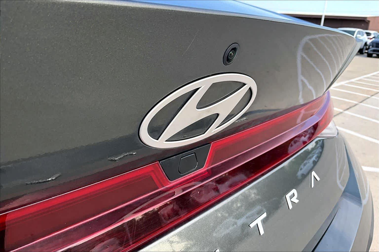 Used 2024 Hyundai Elantra SEL FWD image 31