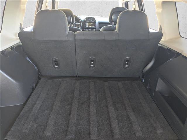 Used 2014 Jeep Patriot Latitude FWD image 6