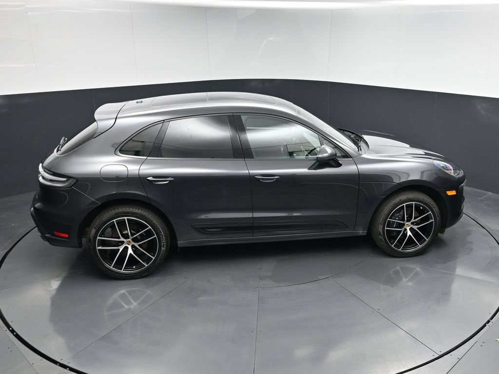 Certified 2025 Porsche Macan AWD/4WD image 21