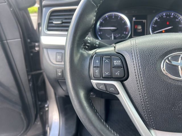 Used 2019 Toyota Highlander XLE image 21