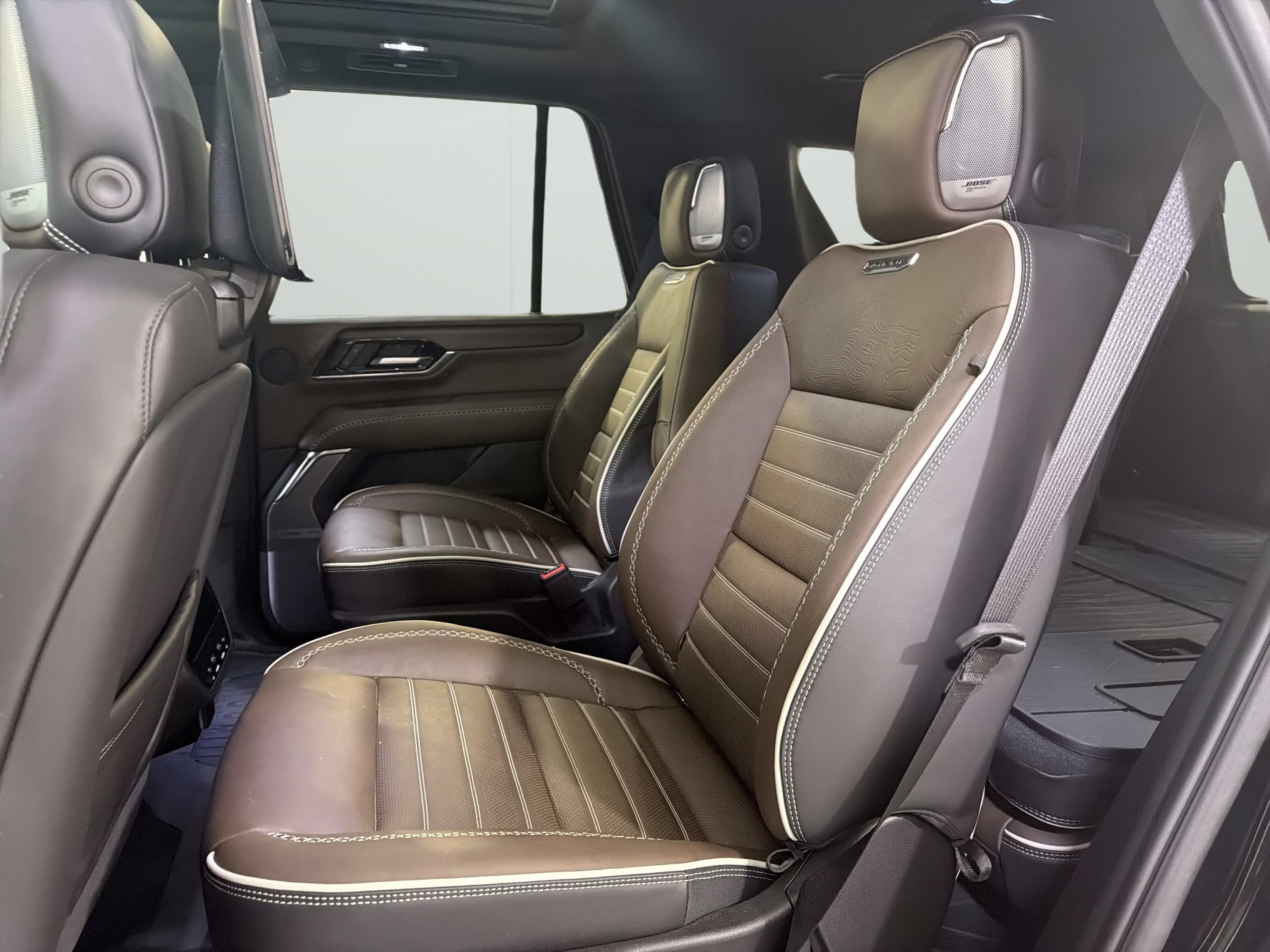 Used 2026 GMC Yukon Denali Ultimate AWD/4WD image 11