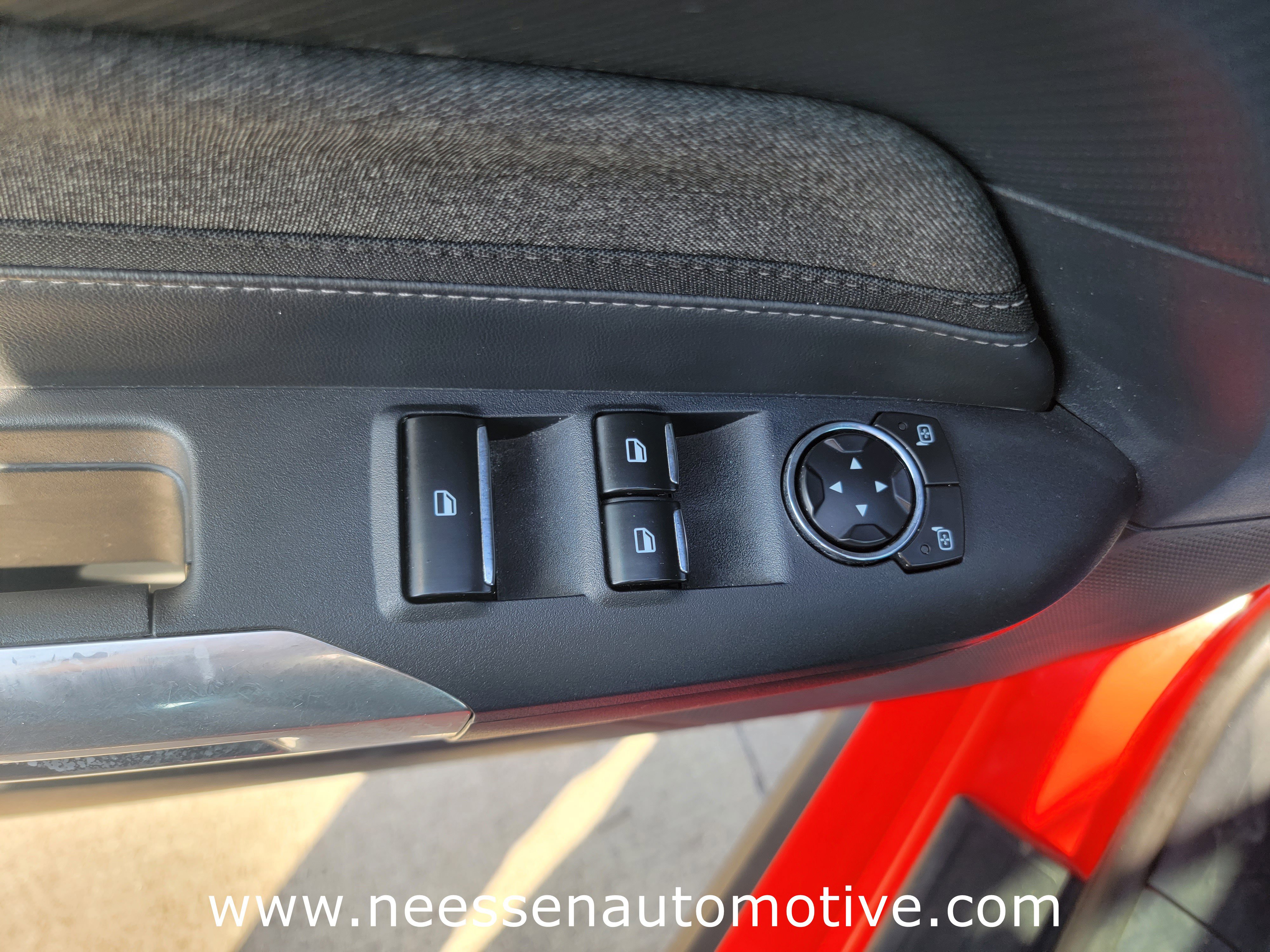 Used 2024 Ford Mustang Convertible image 14