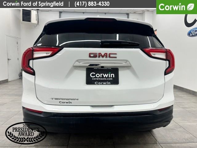 Used 2024 GMC Terrain SLE image 4